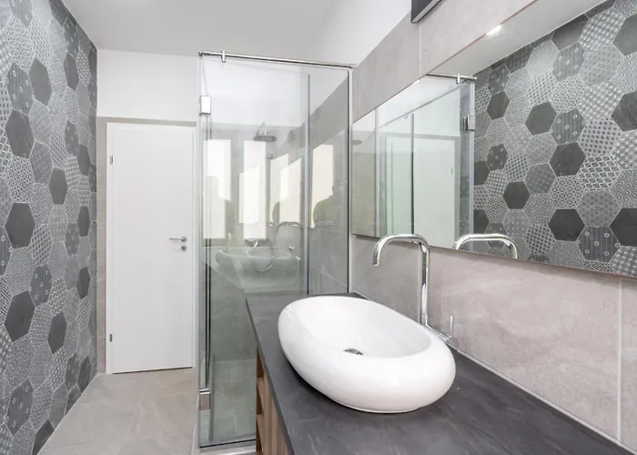 Cityscape 4bdr In Piata Universitatii Appartamento *